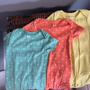 ⭐️ 5 for $25 ⭐️ Polka Dot Onesies 💕